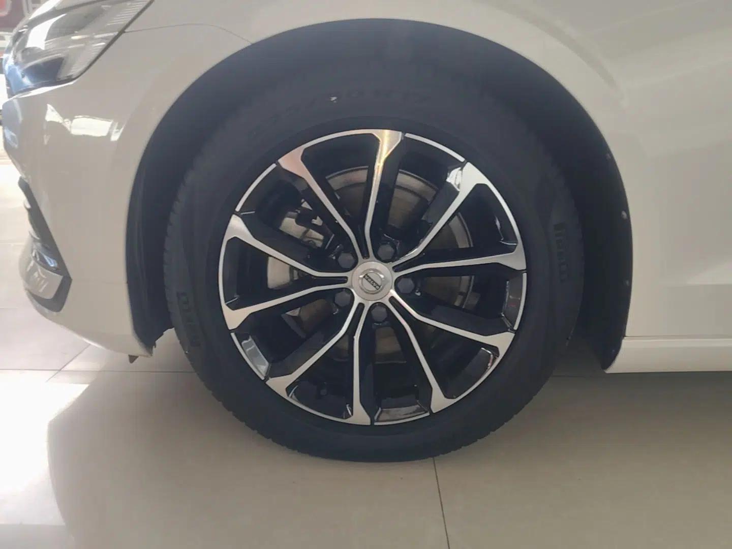 Volvo S60 2022 B4 Zhiyi Luxury Edition — миниатюра 10