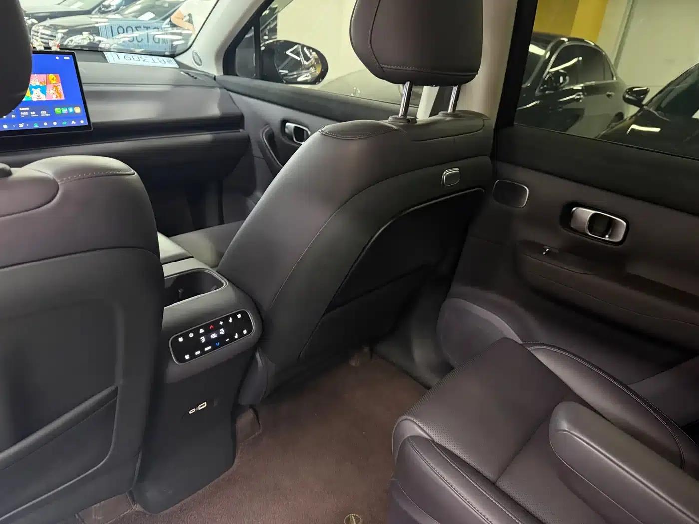 Leapmotor C16 2024 Range Extended 200 Premium Edition — миниатюра 9