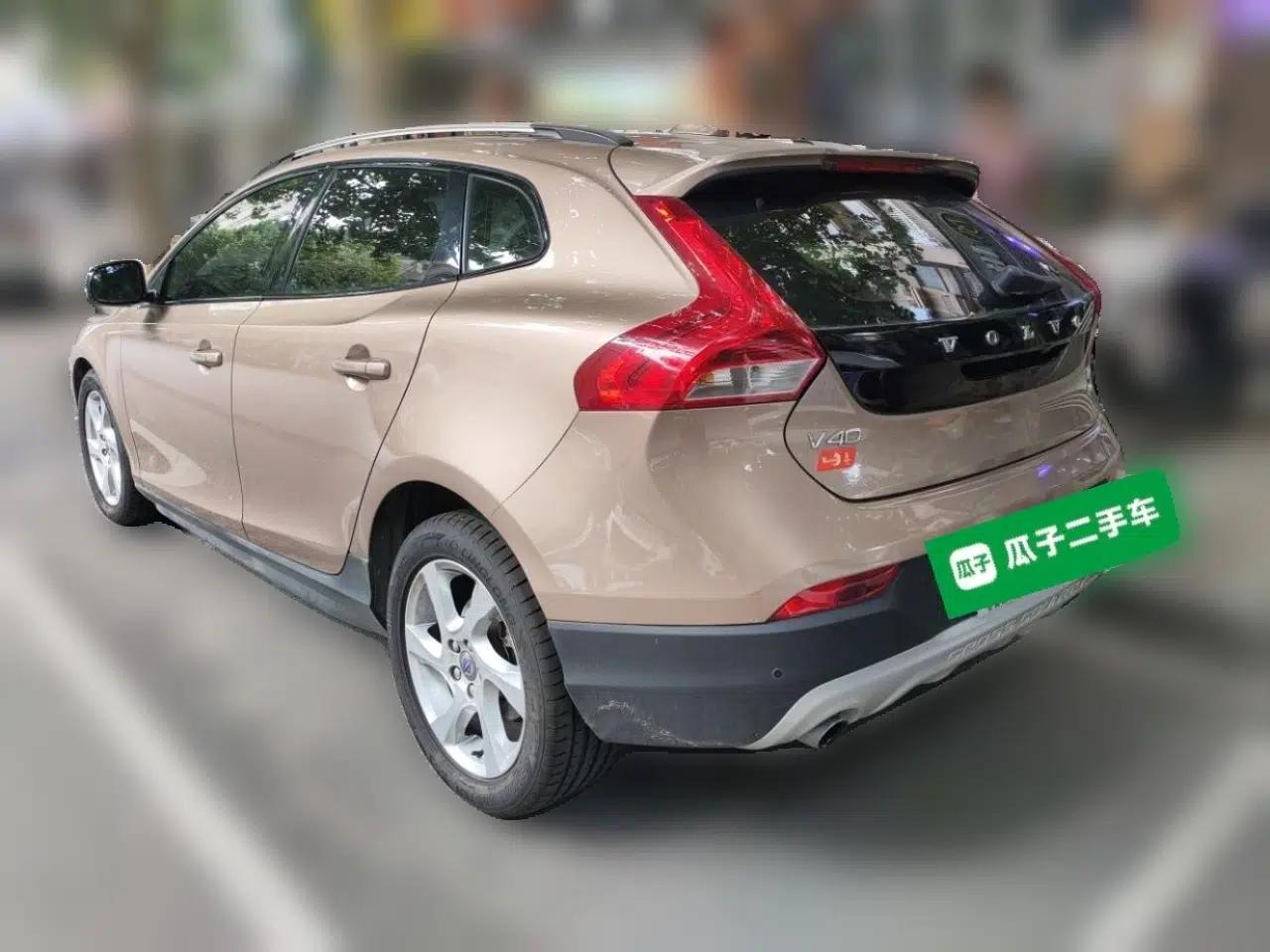 Volvo V40 2014 Cross Country T5 AWD Smart Luxury Edition — миниатюра 4