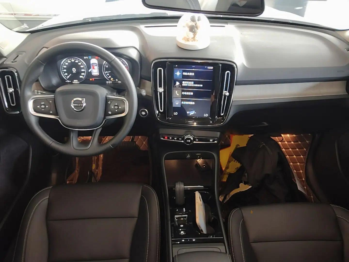 Volvo XC40 2020 T3 Zhiyuan Luxury Edition — миниатюра 12