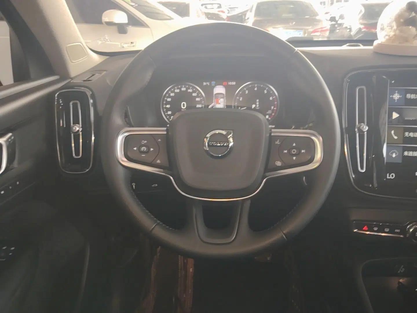 Volvo XC40 2020 T3 Zhiyuan Luxury Edition — миниатюра 13