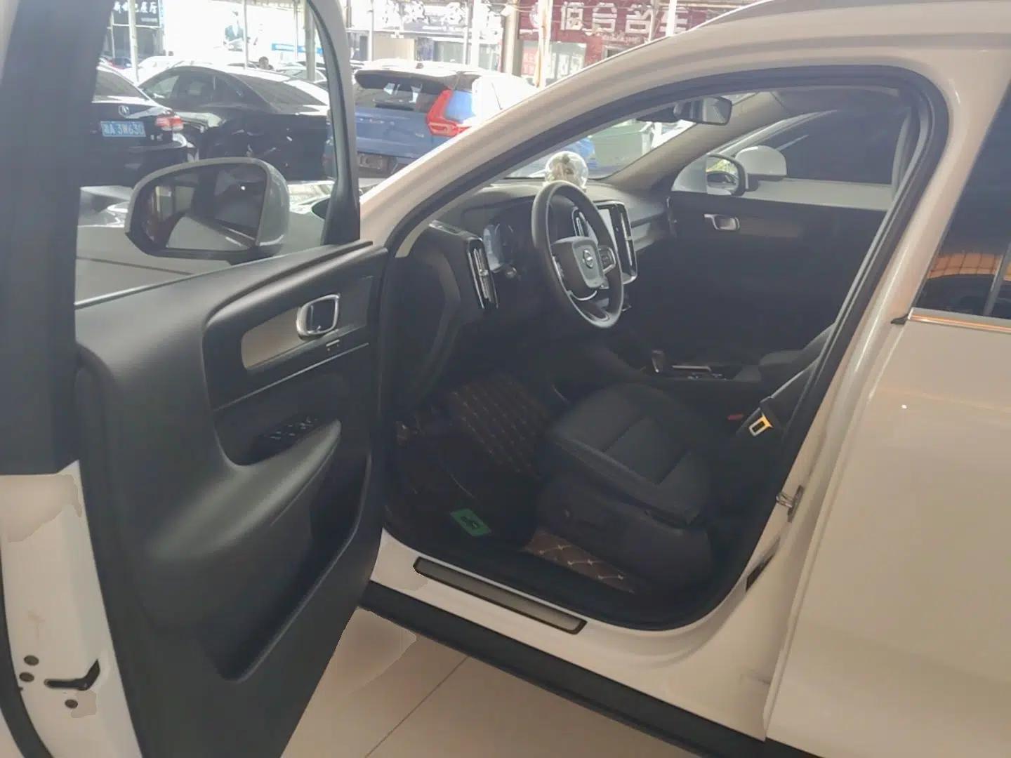 Volvo XC40 2020 T3 Zhiyuan Luxury Edition — миниатюра 18