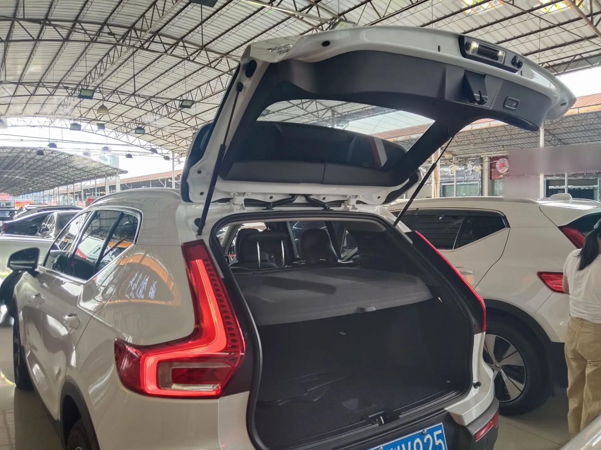 Volvo XC40 2020 T3 Zhiyuan Luxury Edition — миниатюра 22
