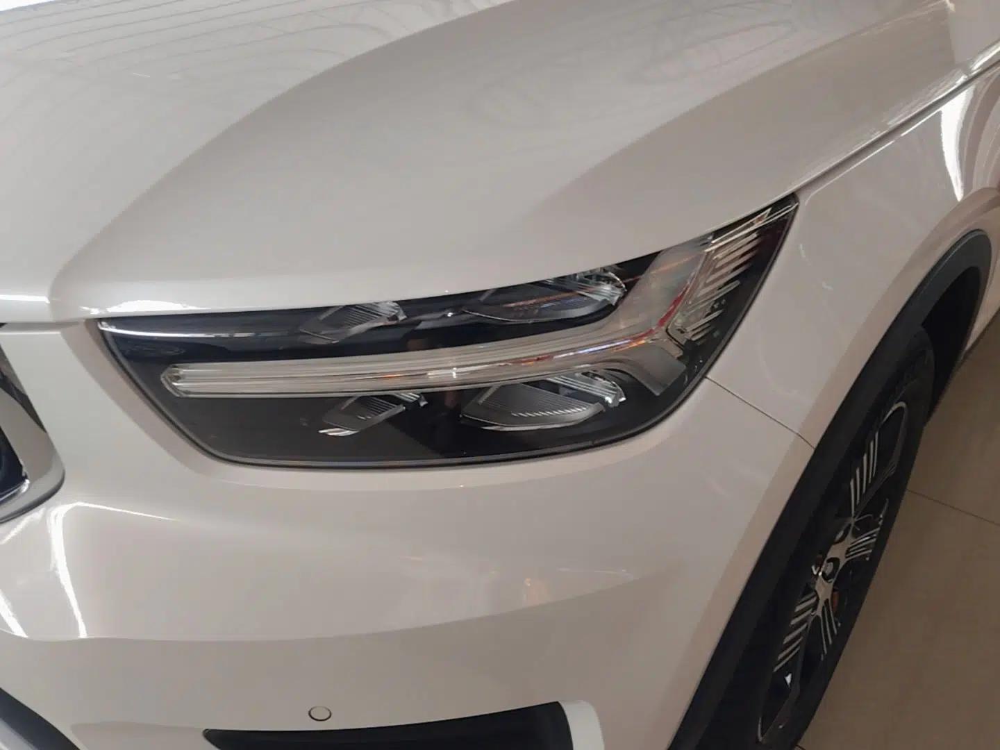 Volvo XC40 2020 T3 Zhiyuan Luxury Edition — миниатюра 8