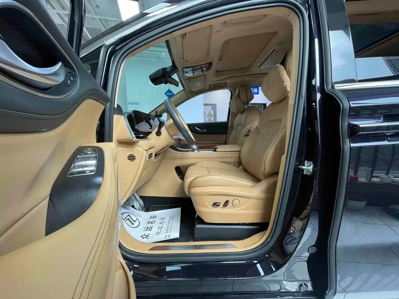 Voyah Dreamer 2024 PHEV Long Range Flagship Edition — миниатюра 4