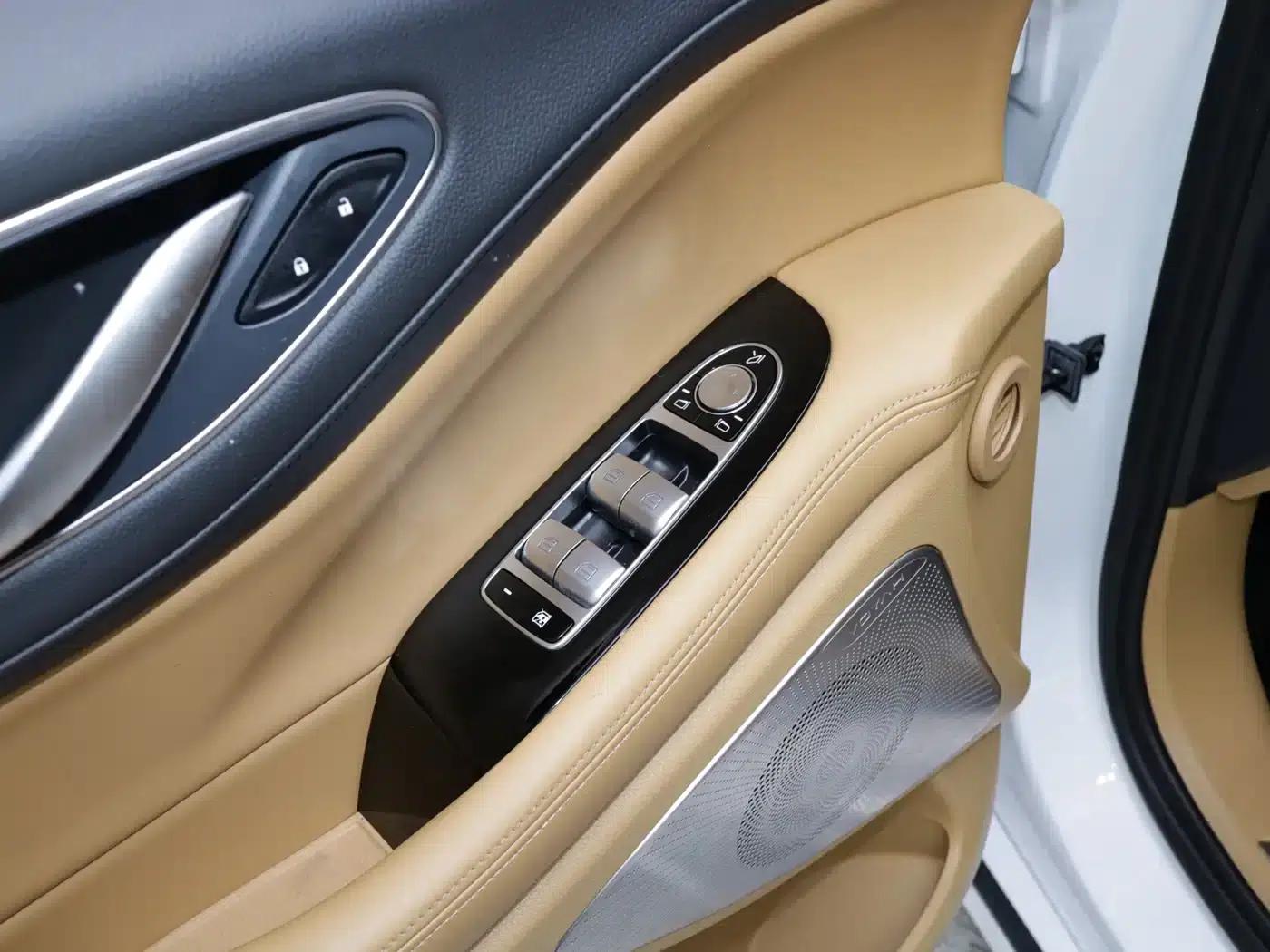 Voyah Dreamer 2025 PHEV 4WD Premium Kunpeng Edition — миниатюра 7