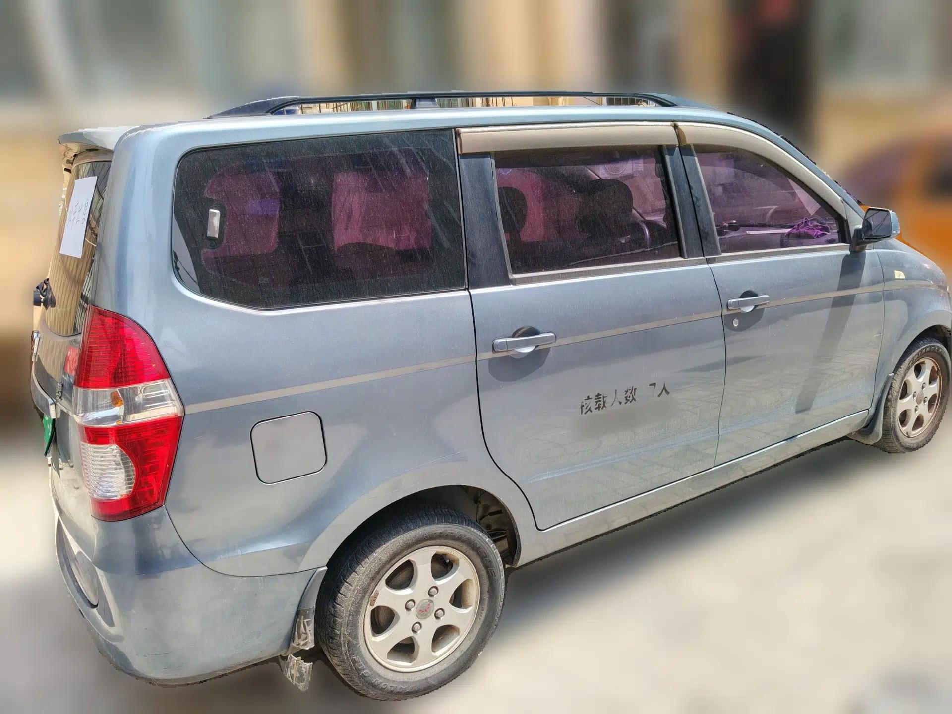 Wuling Hongguang 2010 1.4L Luxury Model — миниатюра 6