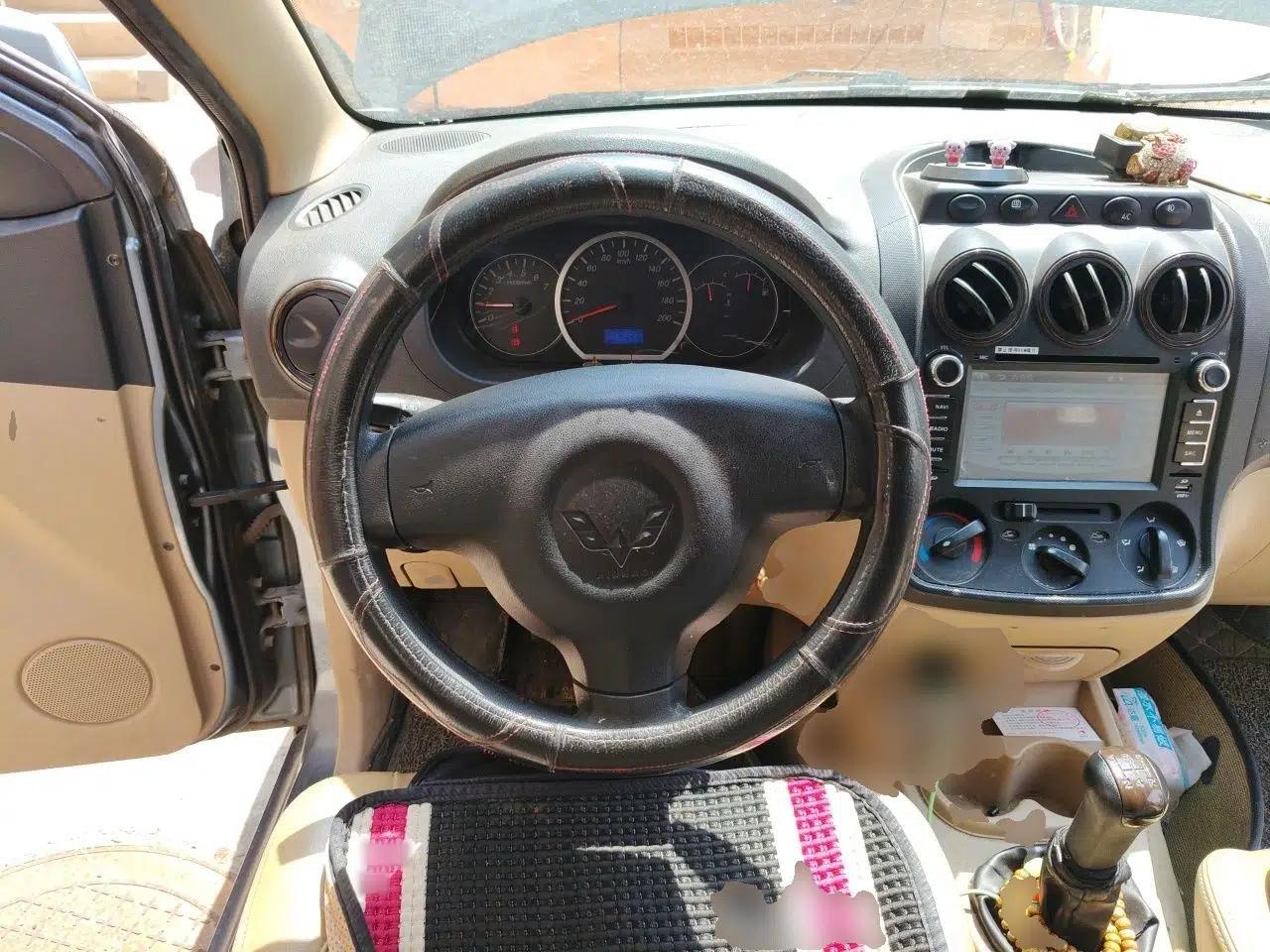 Wuling Hongguang 2010 1.4L Luxury Model — миниатюра 10