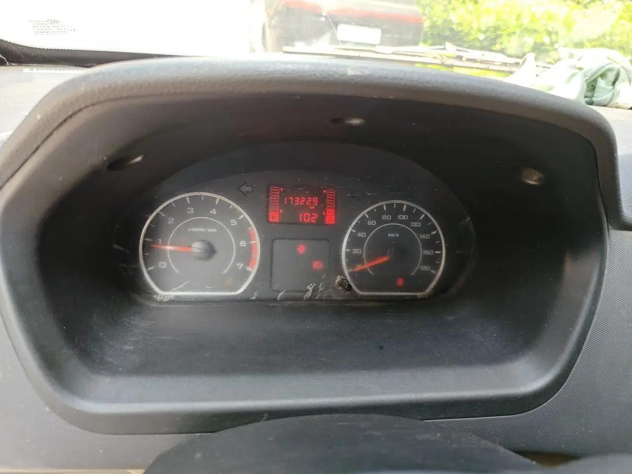 Wuling Rongguang 2014 1.2L S Standard Model — миниатюра 11