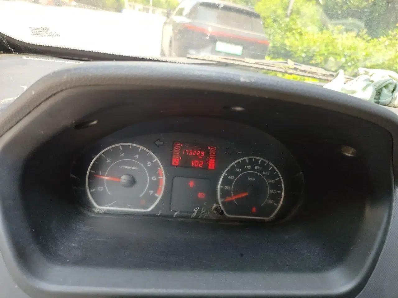 Wuling Rongguang 2014 1.2L S Standard Model — миниатюра 12