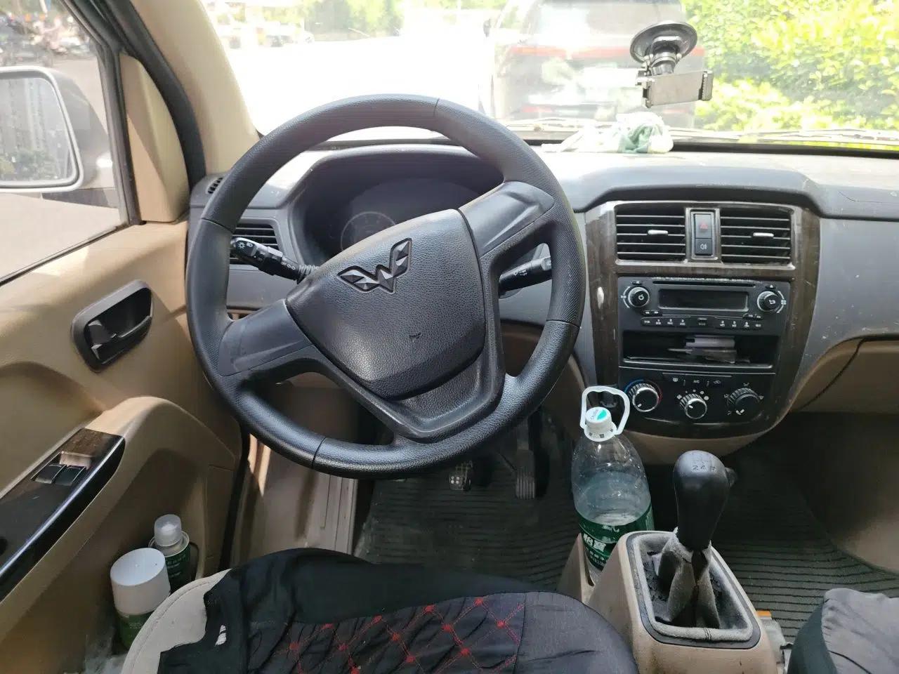 Wuling Rongguang 2014 1.2L S Standard Model — миниатюра 10