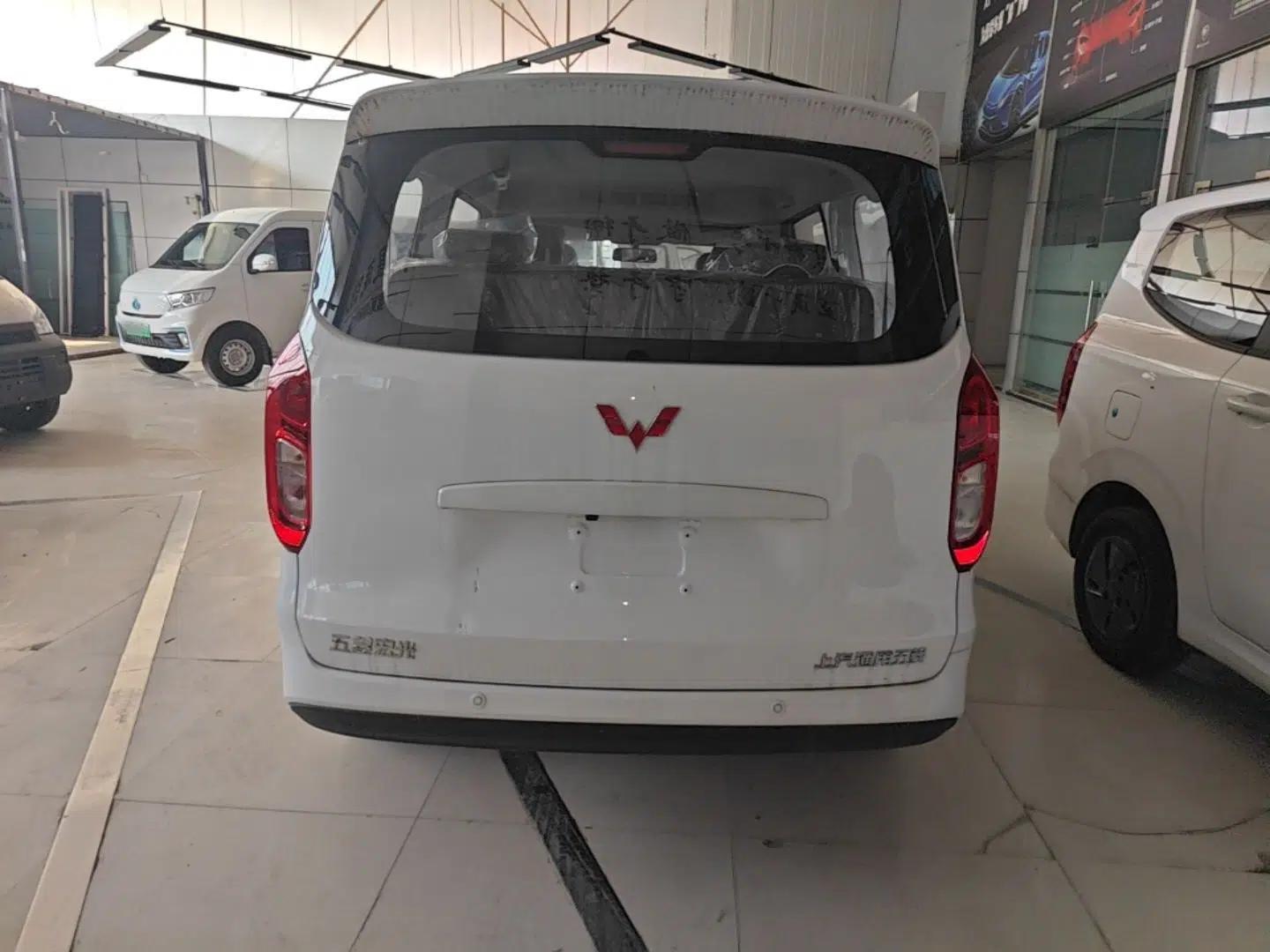 Wuling Hongguang New Energy 2025 Extended-Range Hybrid 50KM Comfort Version — миниатюра 5