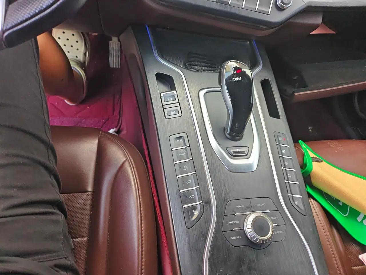 Wey VV7 2019 Upgraded Model 2.0T Ultra-Luxury Version China VI Standard — миниатюра 14