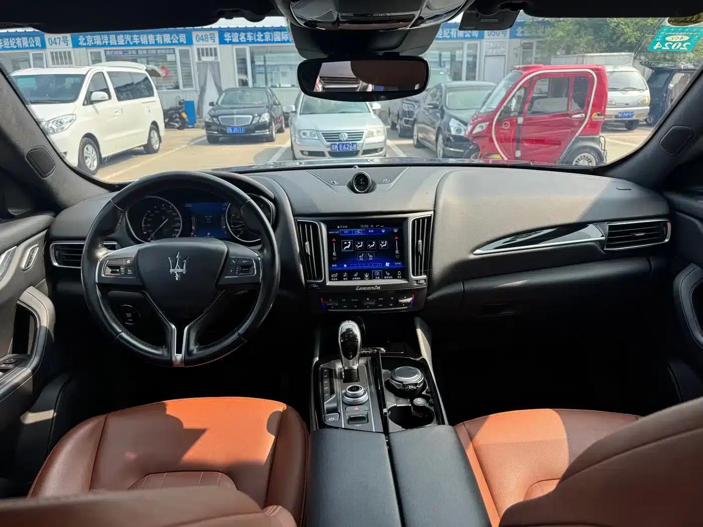 2018 Levante 3.0T Classic Edition — миниатюра 5