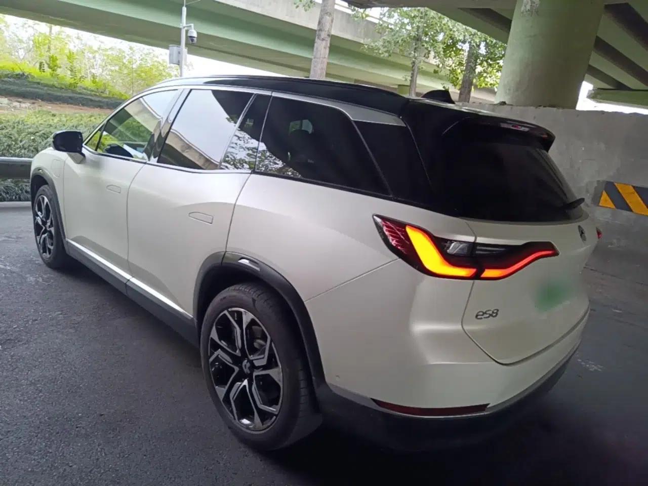 Nio ES8 2020 580 km Range Signature Edition Six-Seater Version — миниатюра 4