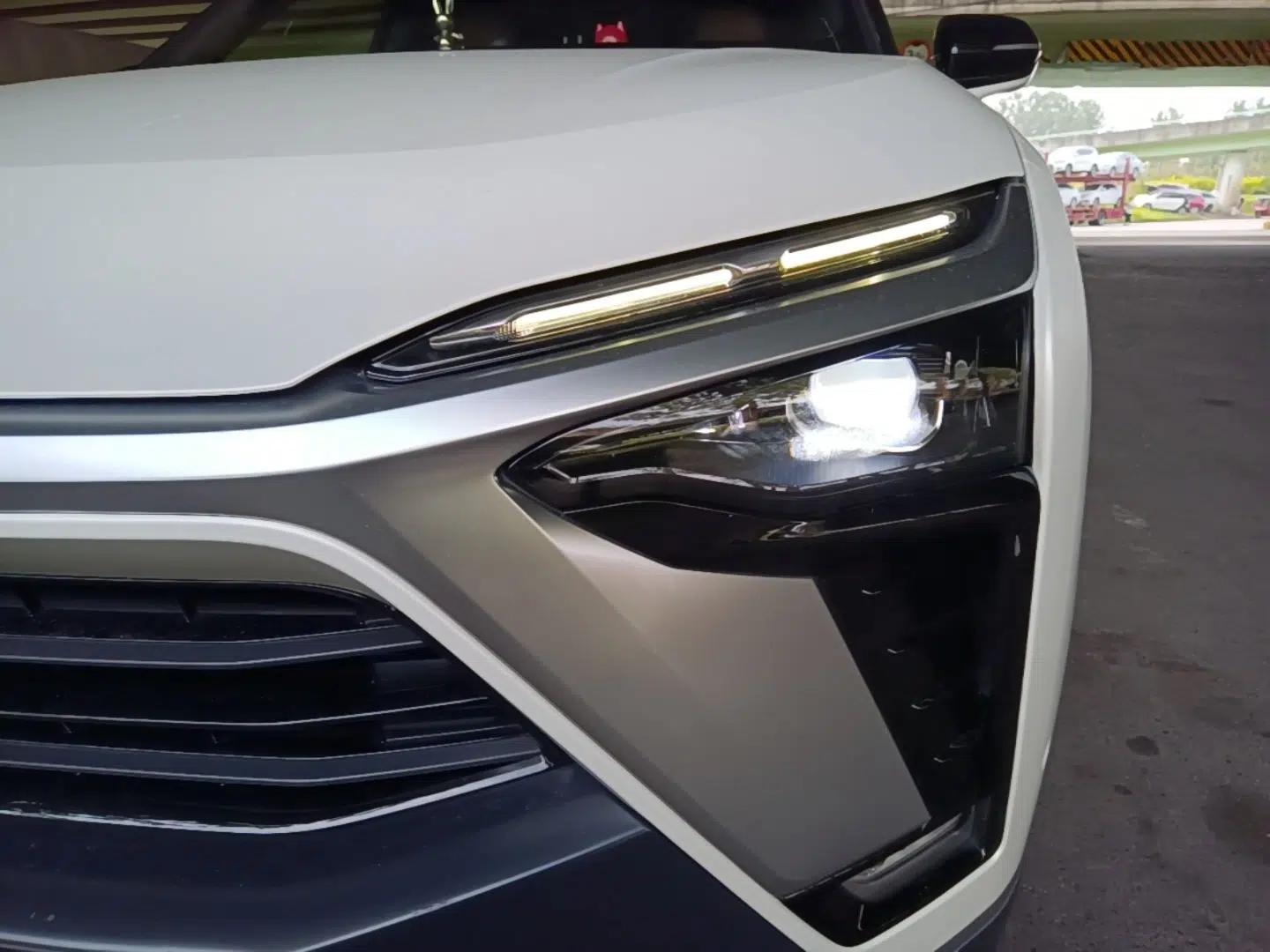 Nio ES8 2020 580 km Range Signature Edition Six-Seater Version — миниатюра 8