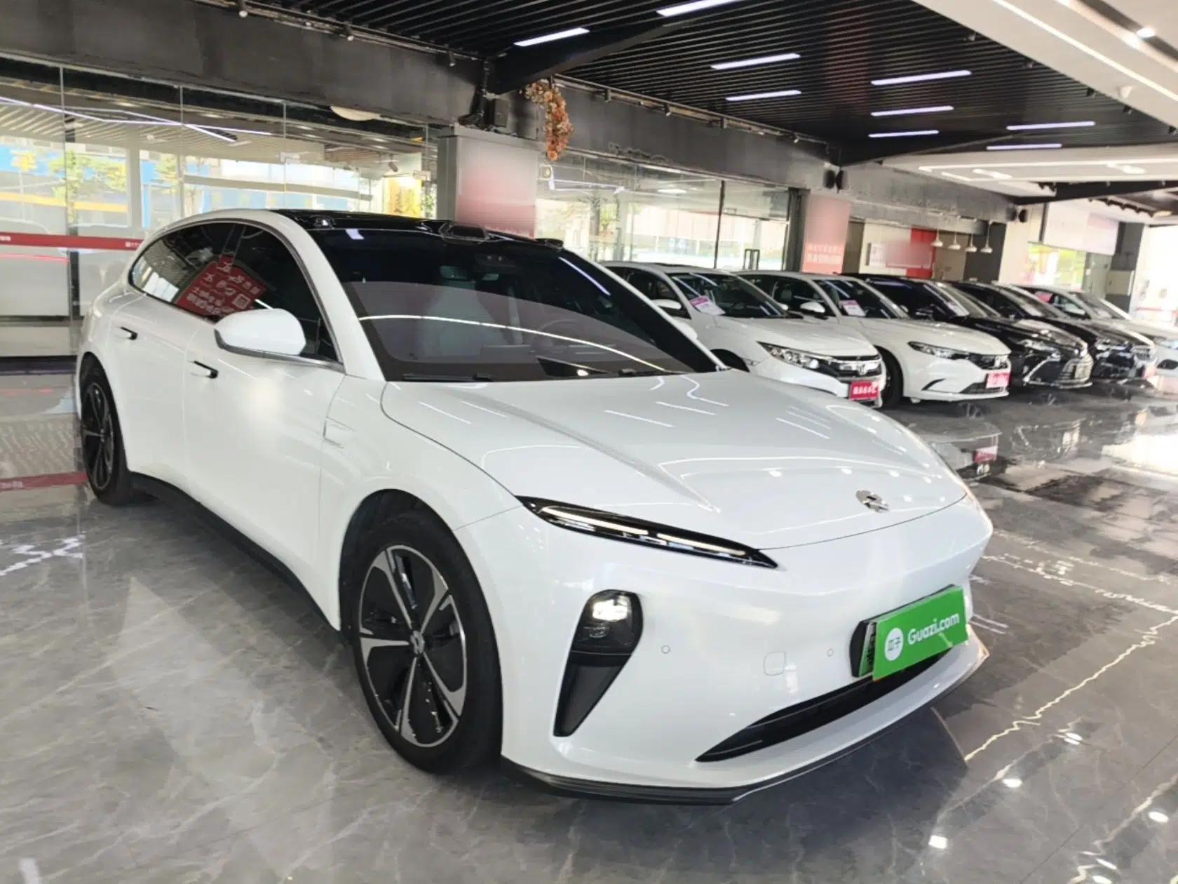 Nio ET5T 2024 75kWh Touring — миниатюра 3