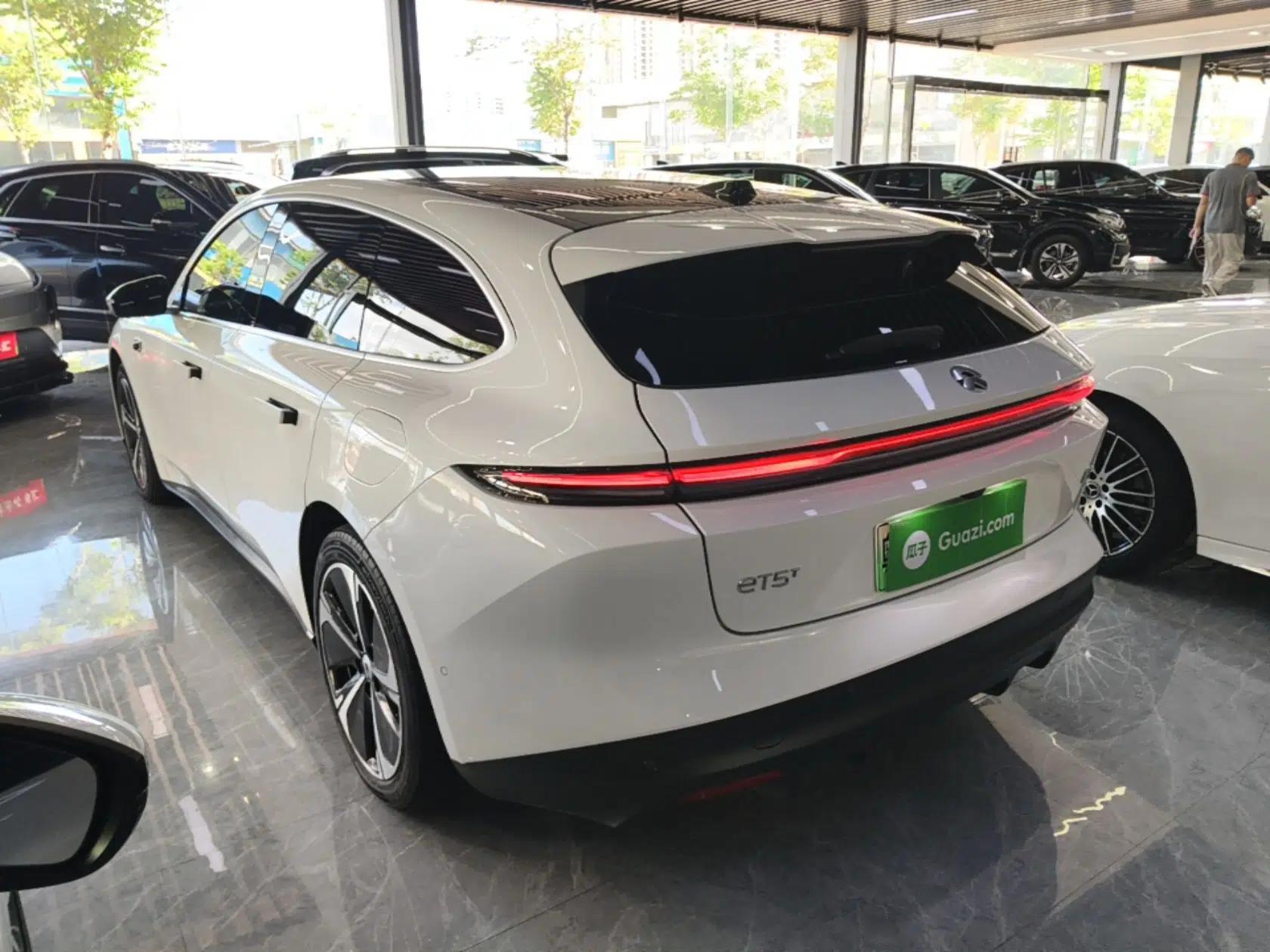 Nio ET5T 2024 75kWh Touring — миниатюра 4