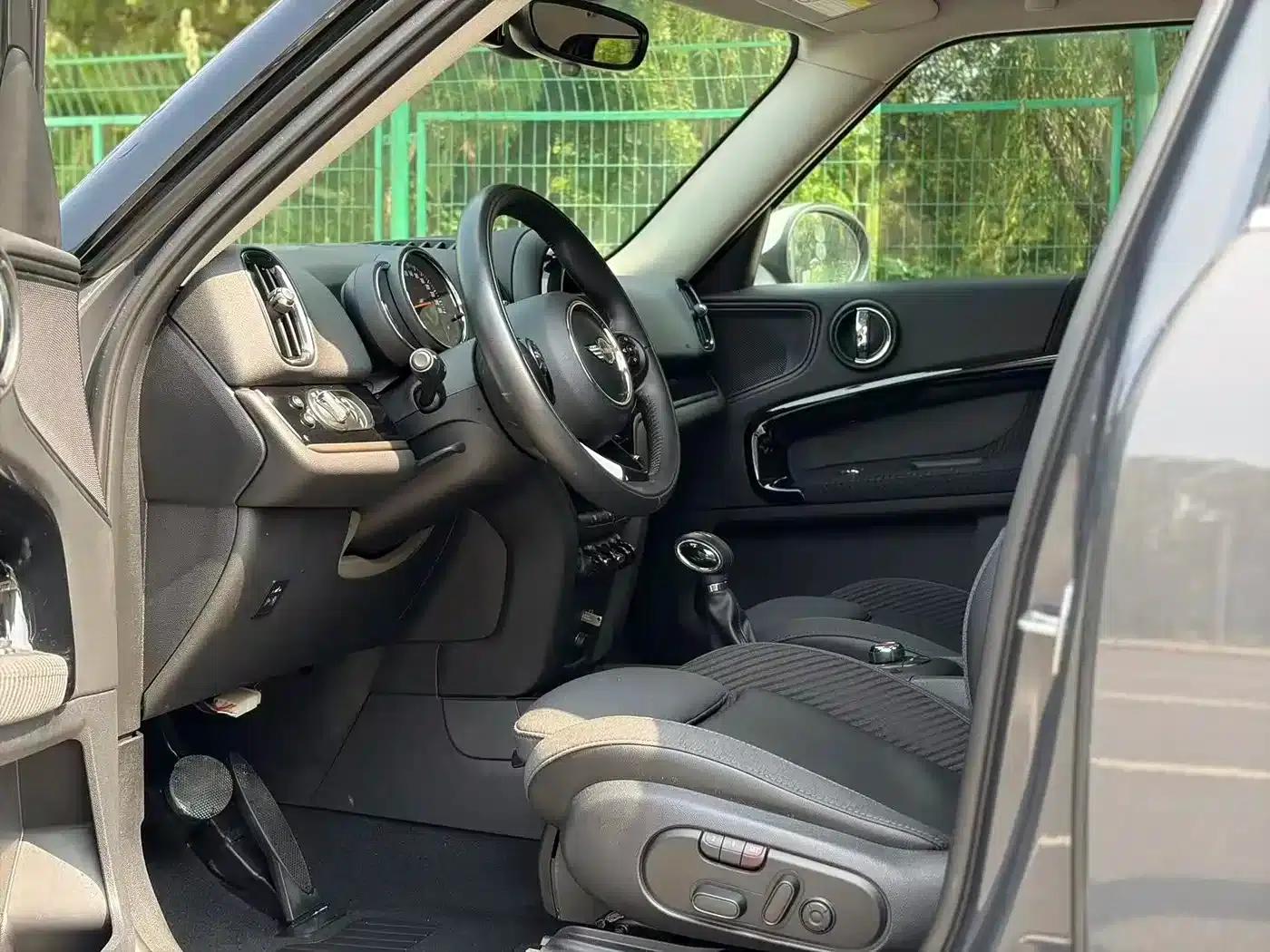 2018 MINI COUNTRYMAN 2.0T COOPER S ALL4 Classic — миниатюра 4