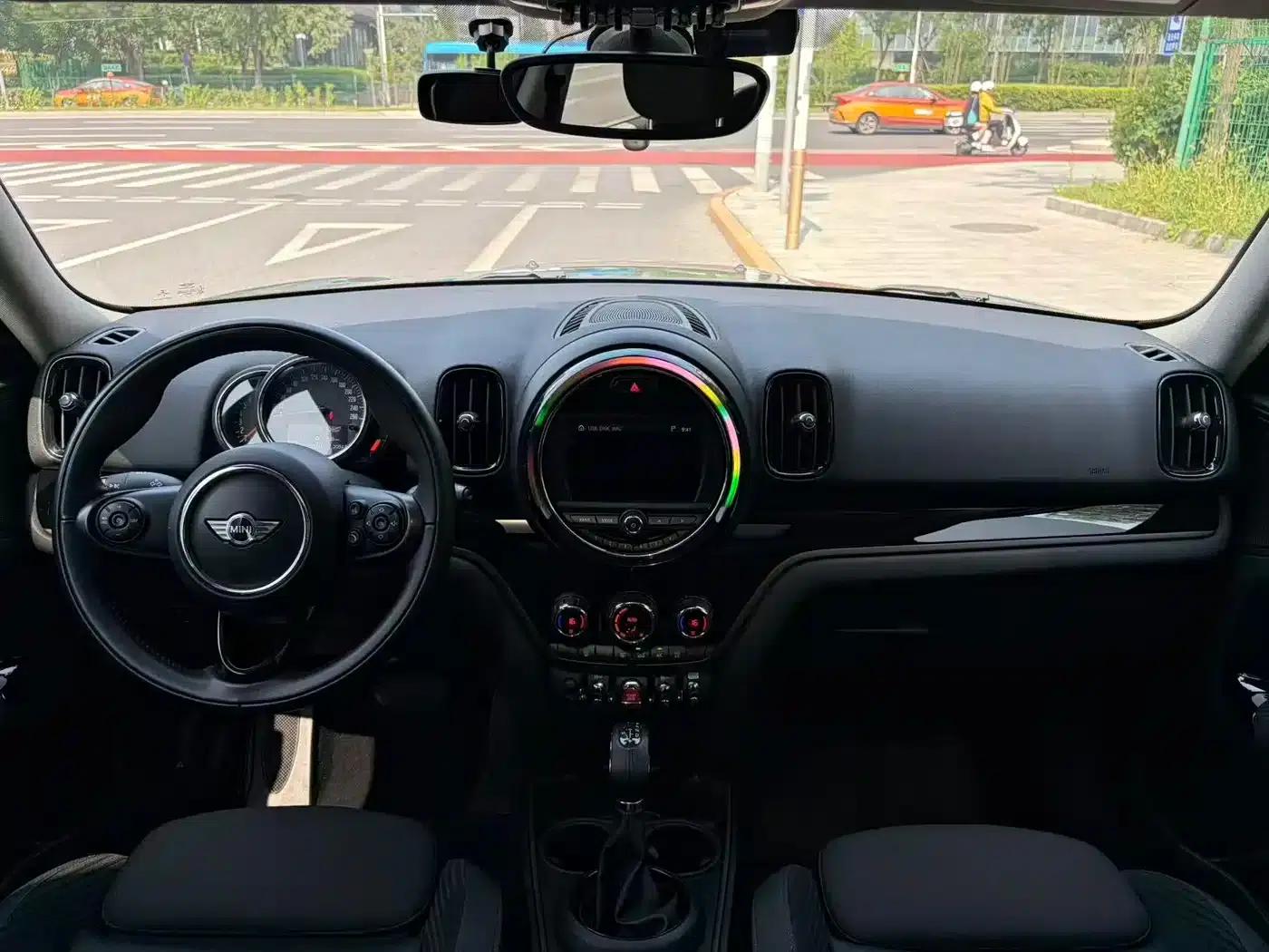 2018 MINI COUNTRYMAN 2.0T COOPER S ALL4 Classic — миниатюра 6