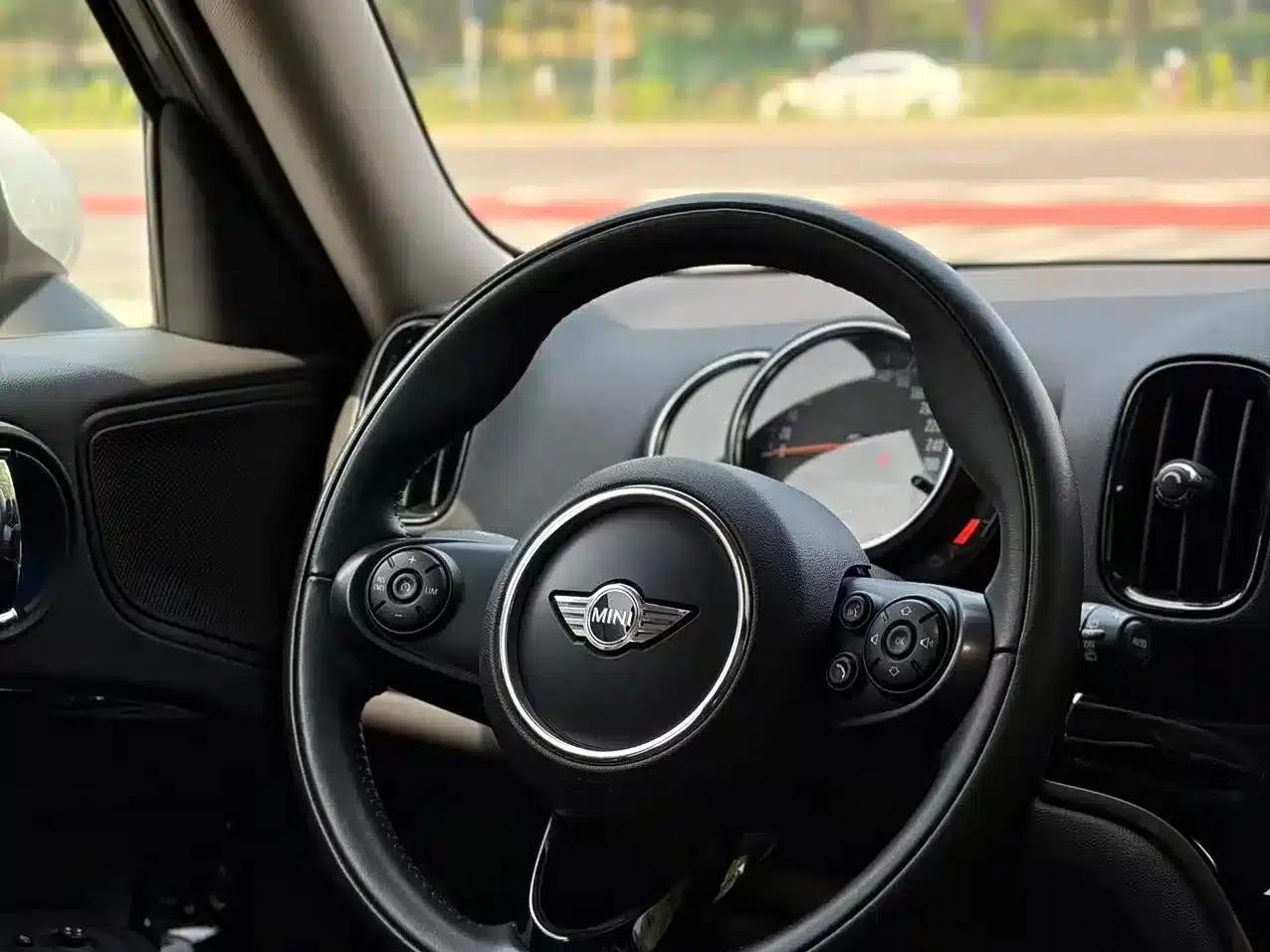 2018 MINI COUNTRYMAN 2.0T COOPER S ALL4 Classic — миниатюра 9