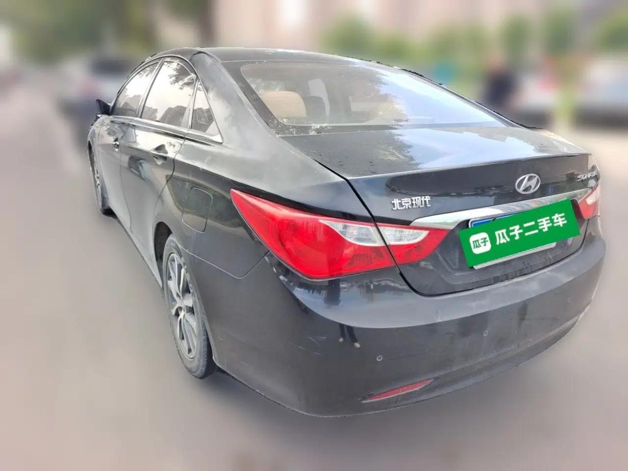 Hyundai Sonata 2013 2.0L Automatic Leading Edition — миниатюра 4
