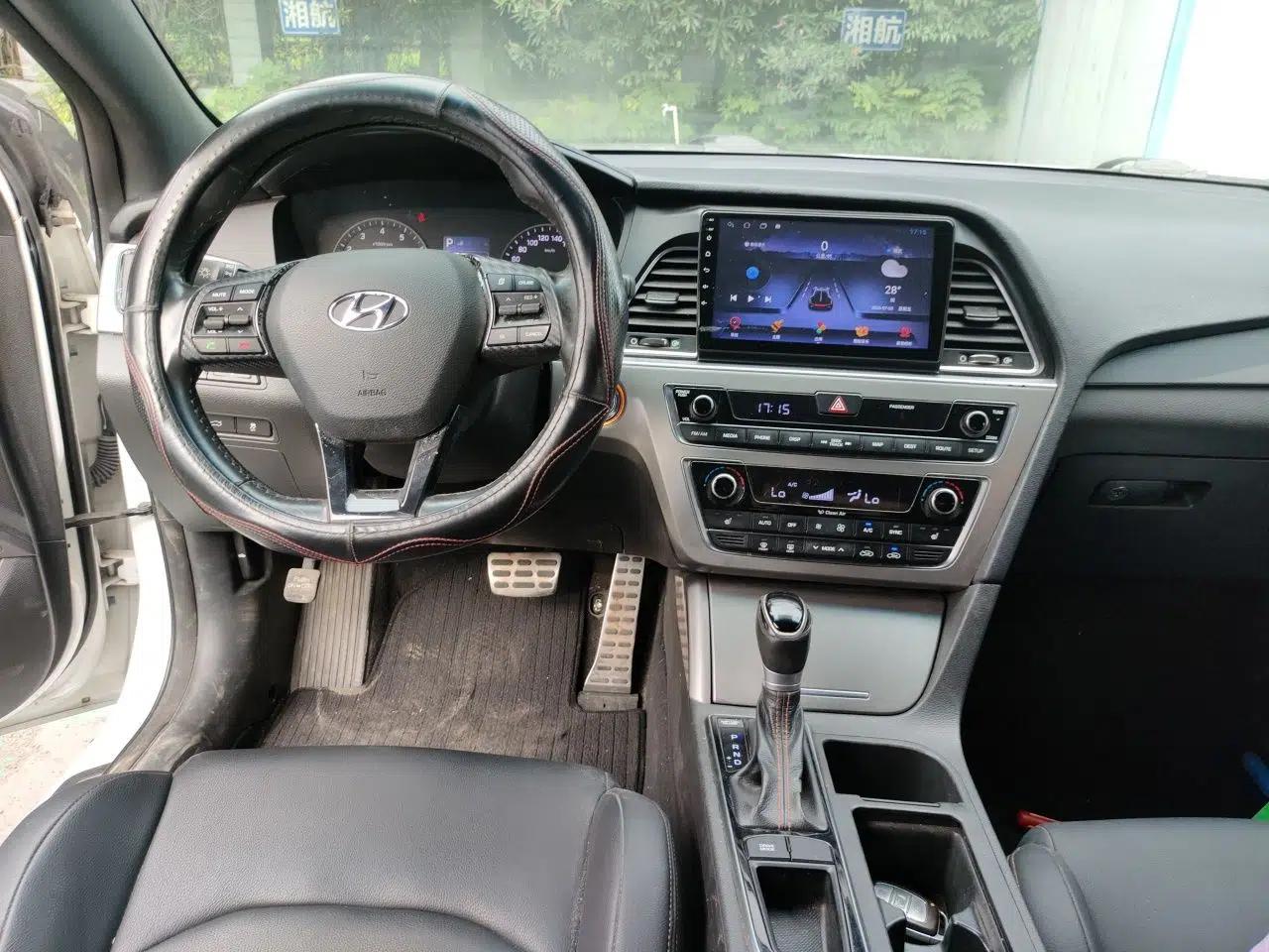 Hyundai Sonata 2015 1.6T GLS Smart Model — миниатюра 13