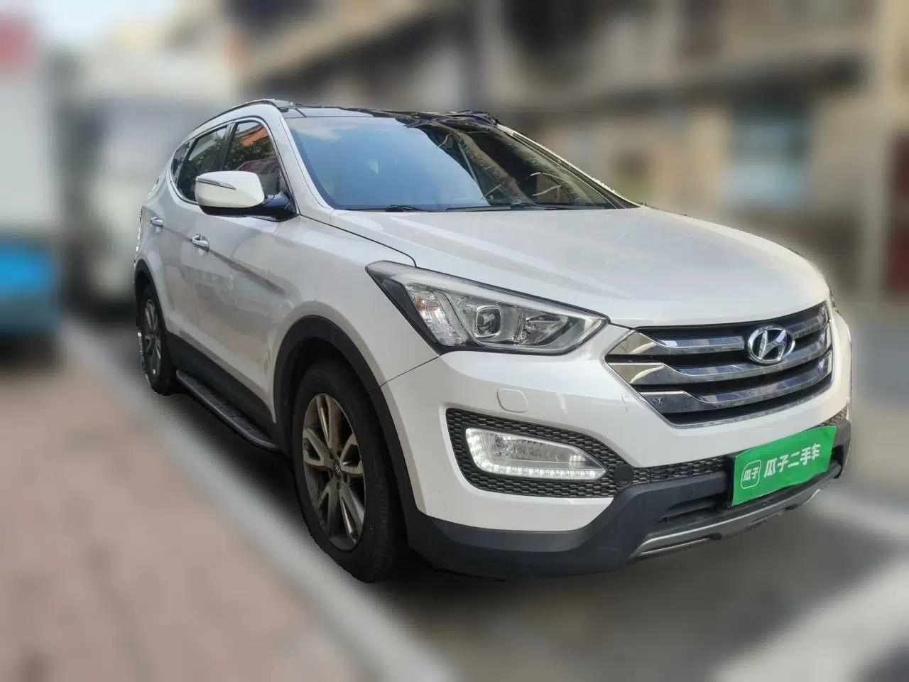 Hyundai Santa Fe 2013 Revised Version 2.4L Automatic All-Wheel Drive Luxury Trim — миниатюра 3