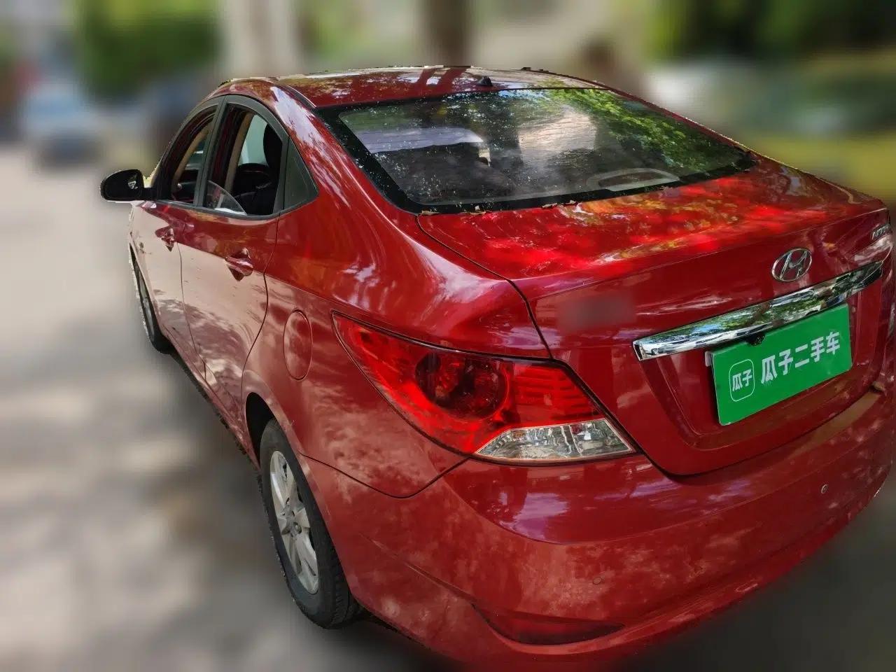 Hyundai Verna (older generation) 2010 Sedan 1.4L Automatic Comfort Model GS — миниатюра 4