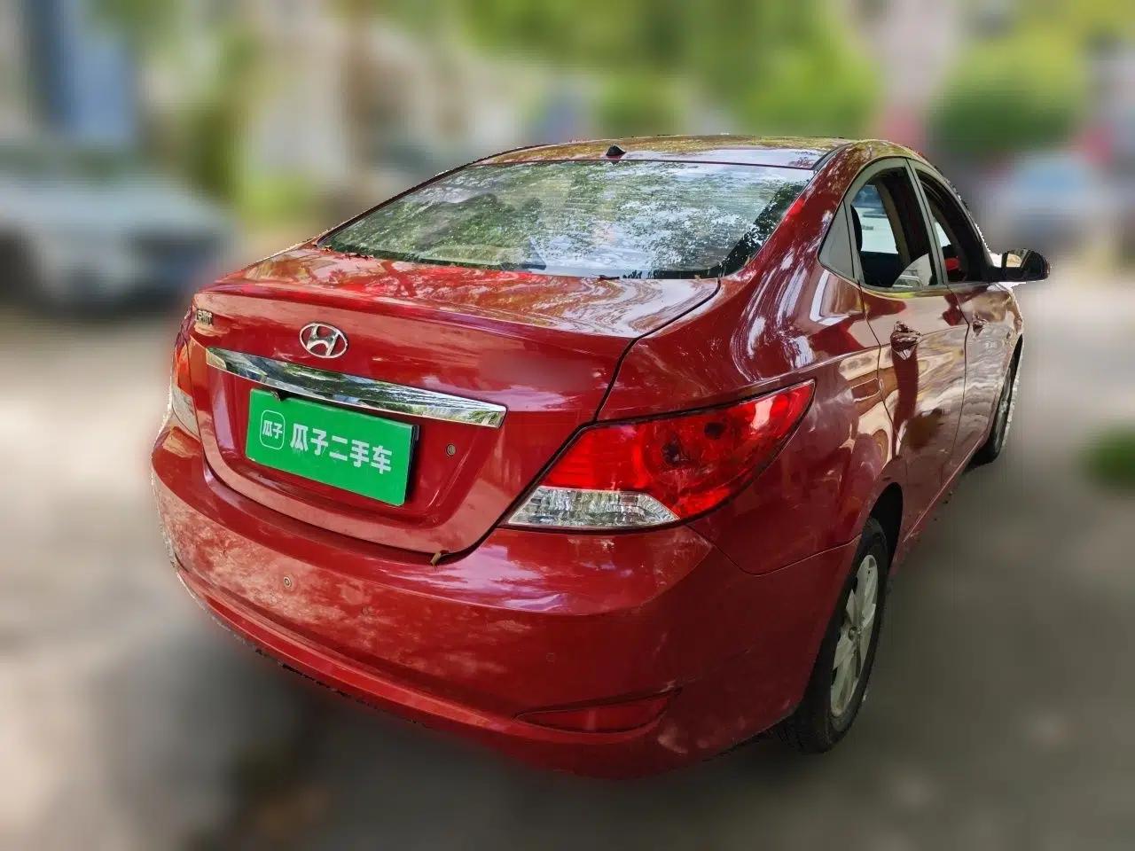 Hyundai Verna (older generation) 2010 Sedan 1.4L Automatic Comfort Model GS — миниатюра 6