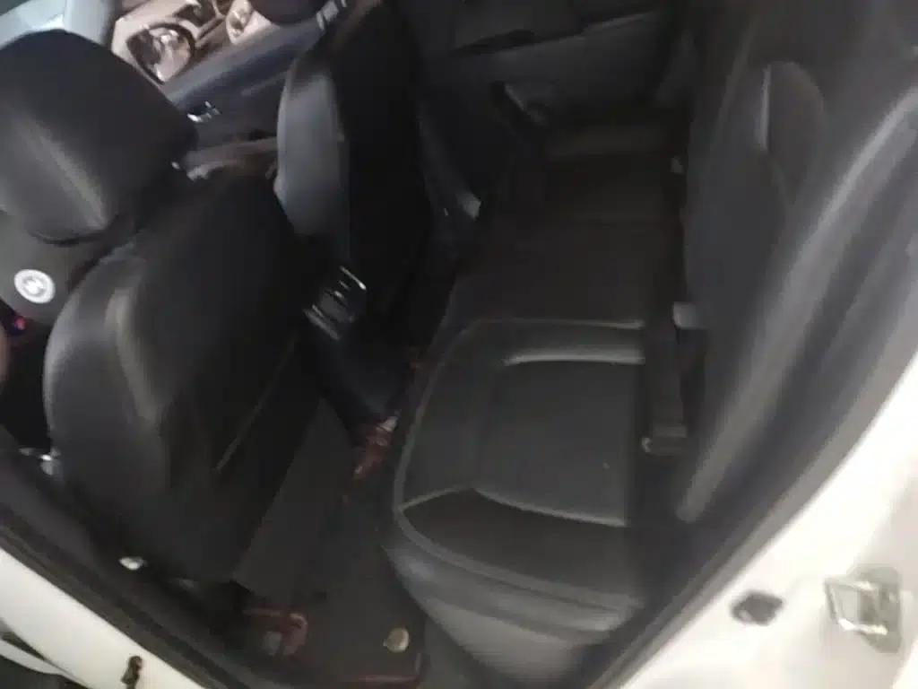 2015 Sportage 2.0L Automatic 2WD GLS — миниатюра 17