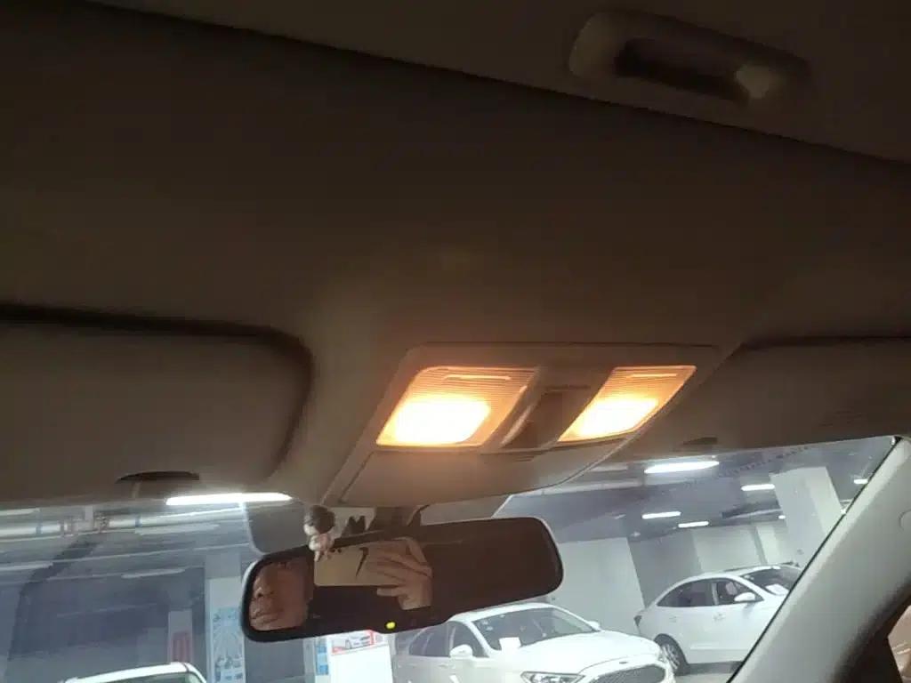 2015 Sportage 2.0L Automatic 2WD GLS — миниатюра 18