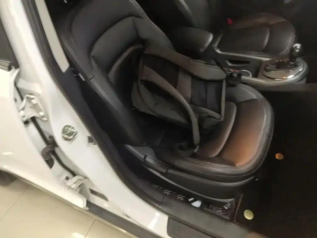 2015 Sportage 2.0L Automatic 2WD GLS — миниатюра 25