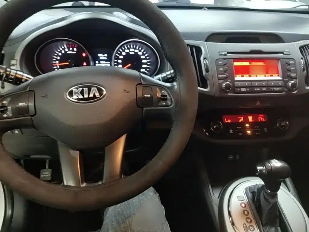 2015 Sportage 2.0L Automatic 2WD GLS — миниатюра 10