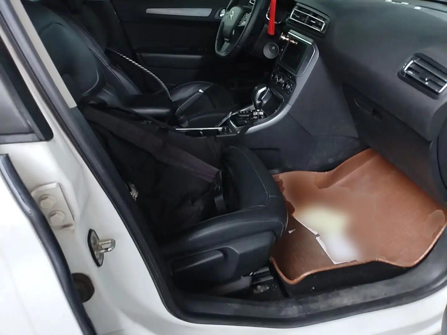 Citroen C4 Sega 2016 1.6L Automatic Luxury Model — миниатюра 19
