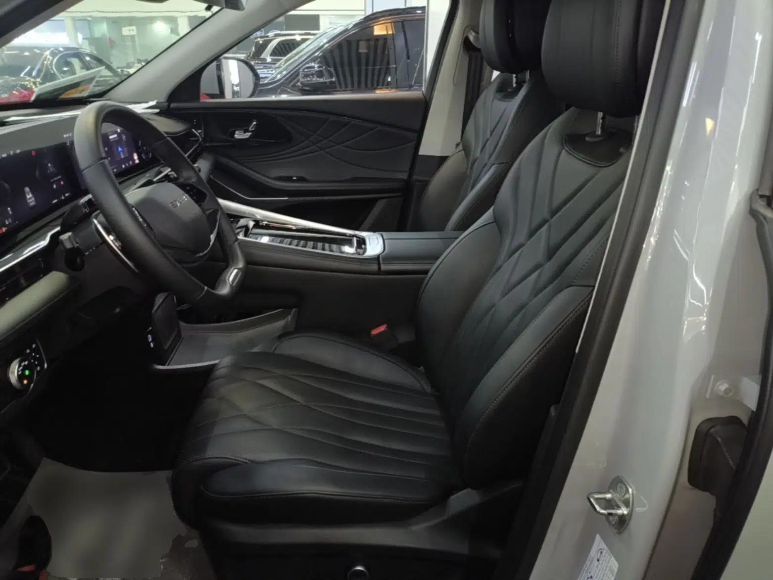 EXEED Stellar 2023 400T Four-Wheel Drive Deluxe Edition — миниатюра 17