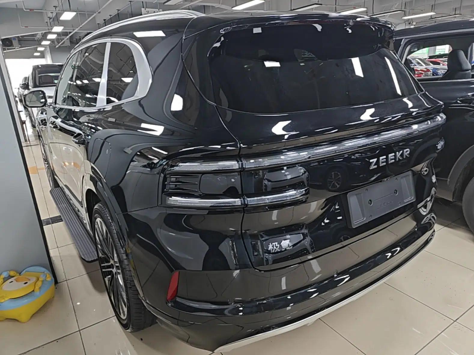 Zeekr 8X 2026 Model Ultra+ Edition 70kWh — миниатюра 4