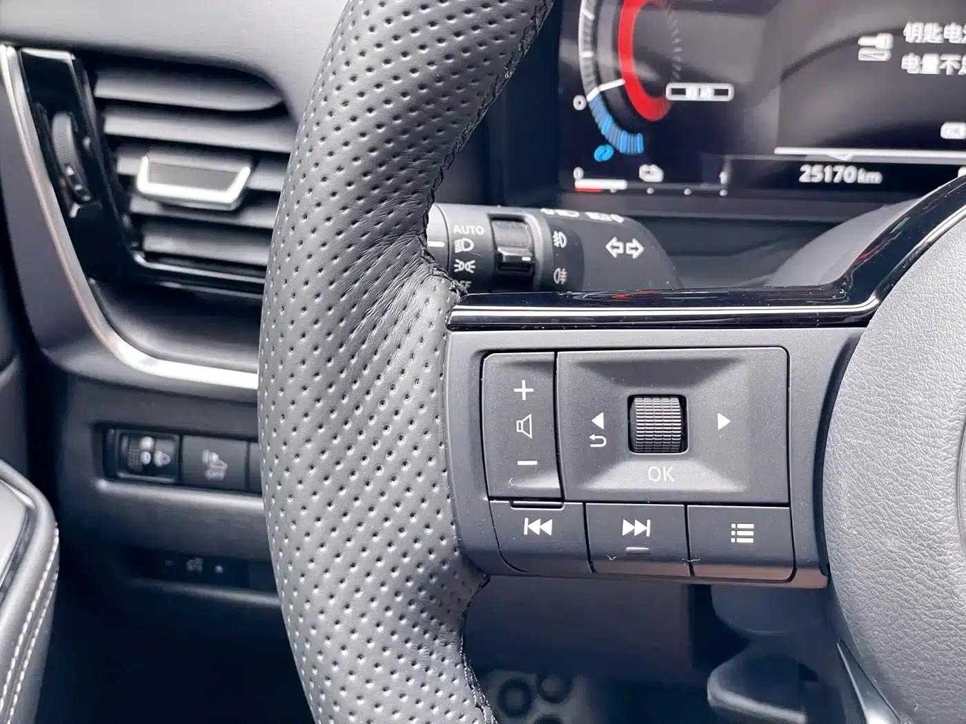Nissan X-Trail 2023 e-POWER Super Hybrid Dual Motor AWD Supreme Edition — миниатюра 24