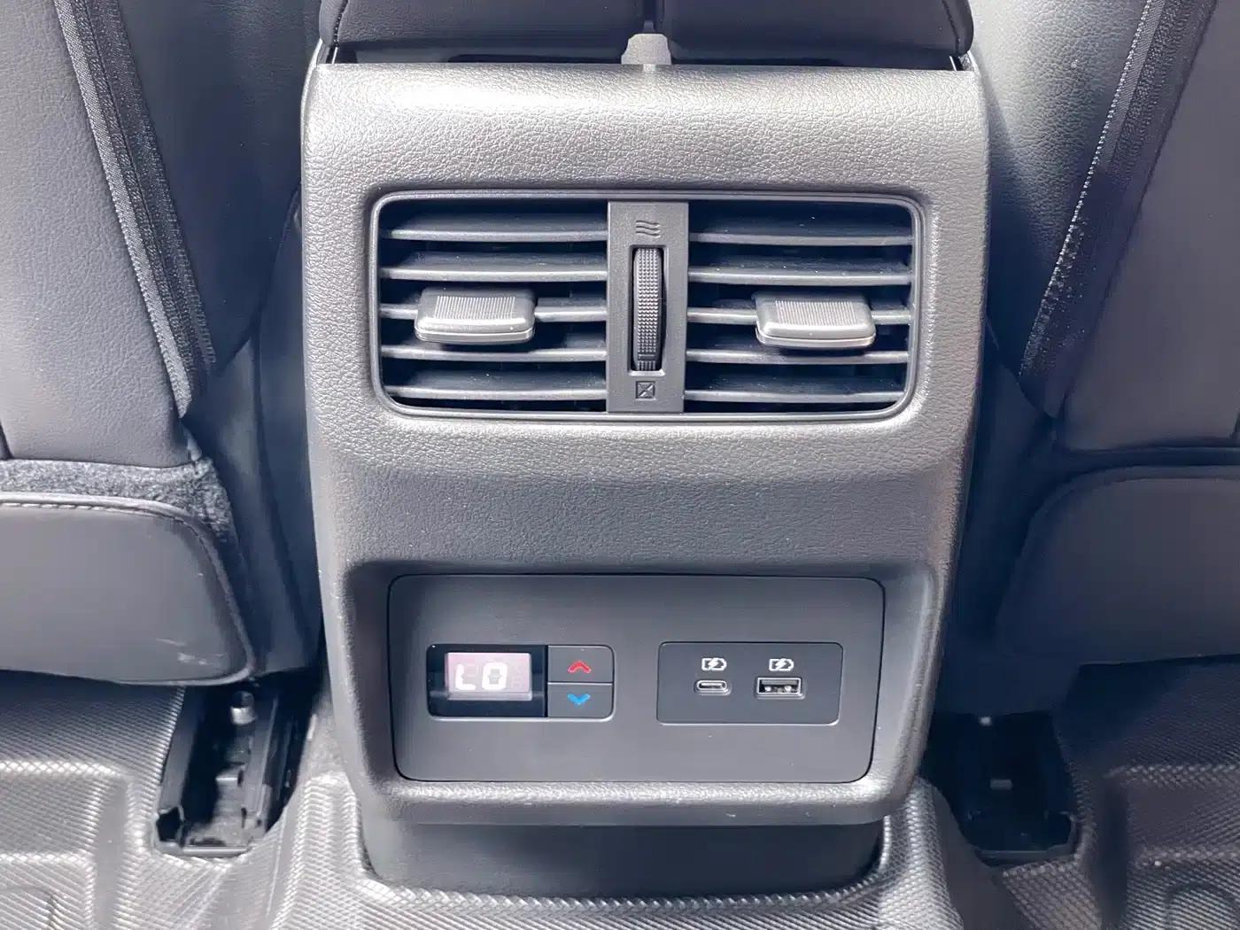 Nissan X-Trail 2023 e-POWER Super Hybrid Dual Motor AWD Supreme Edition — миниатюра 29