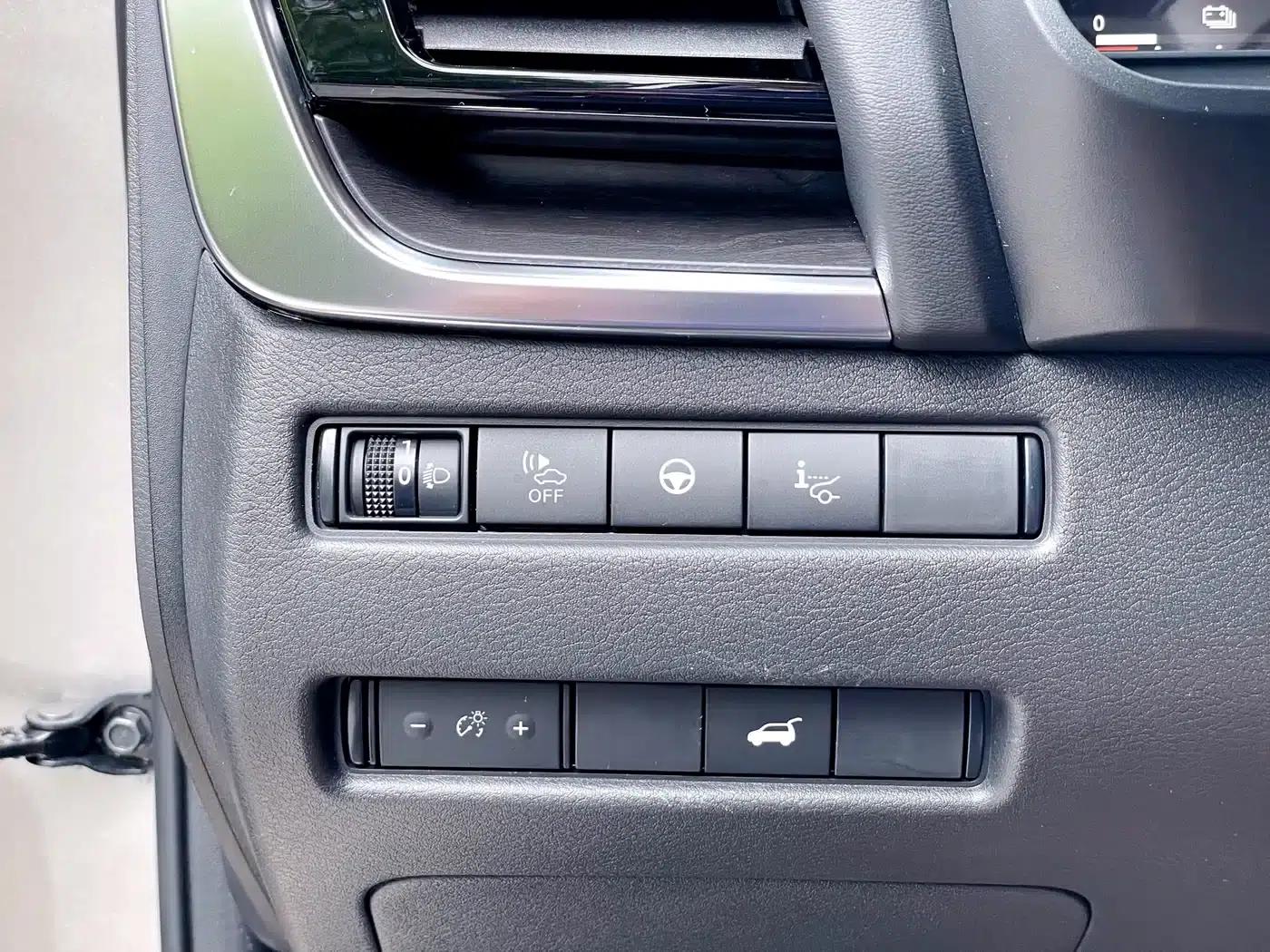 Nissan X-Trail 2023 e-POWER Super Hybrid Dual Motor AWD Supreme Edition — миниатюра 30