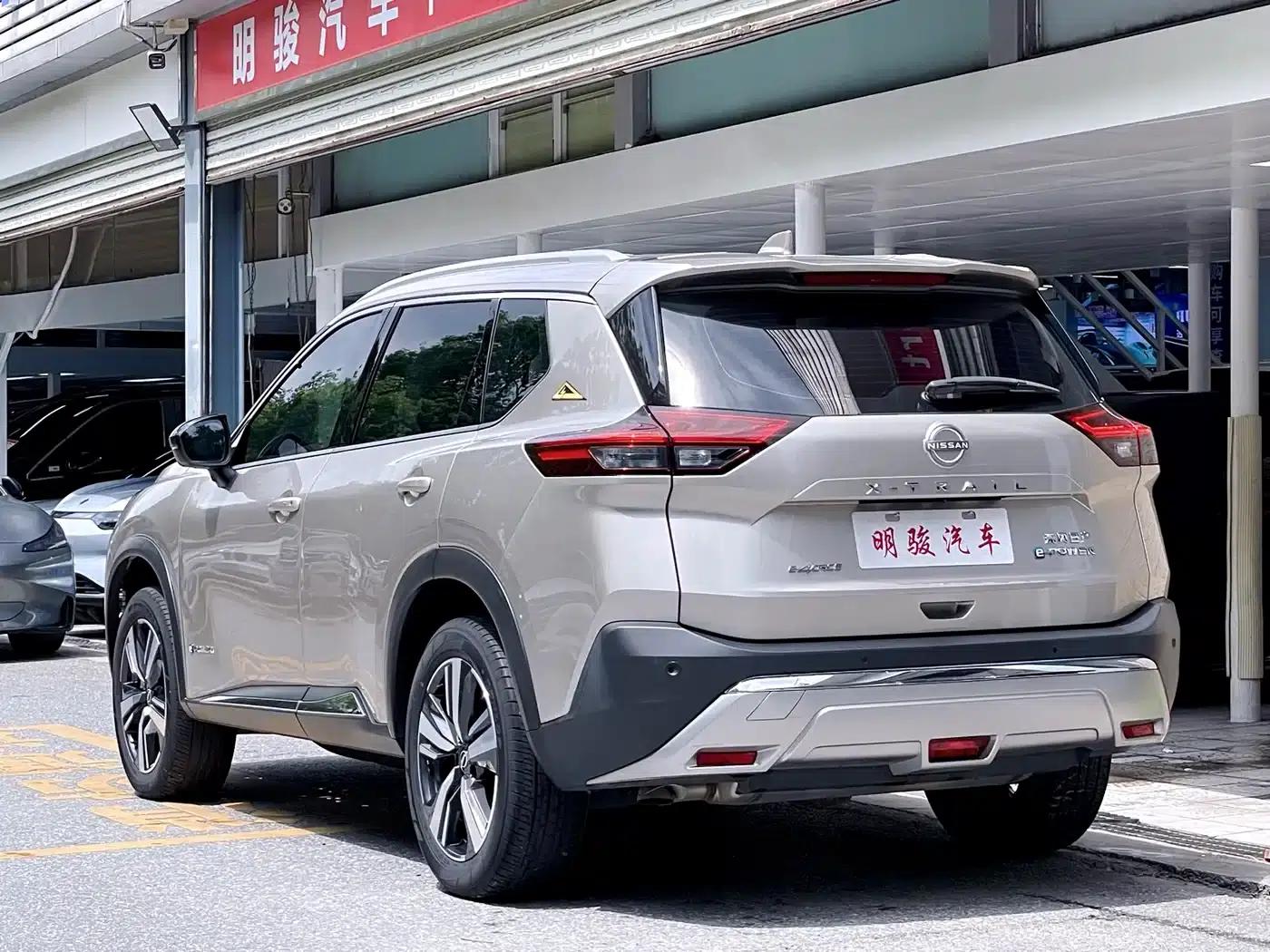 Nissan X-Trail 2023 e-POWER Super Hybrid Dual Motor AWD Supreme Edition — миниатюра 4
