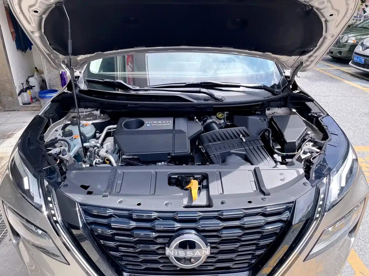 Nissan X-Trail 2023 e-POWER Super Hybrid Dual Motor AWD Supreme Edition — миниатюра 9