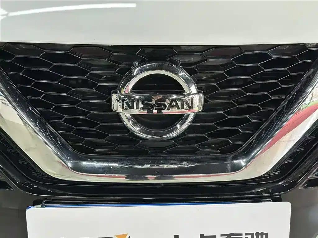 Nissan Qashqai 2019 2.0L CVT Luxury Edition — миниатюра 12
