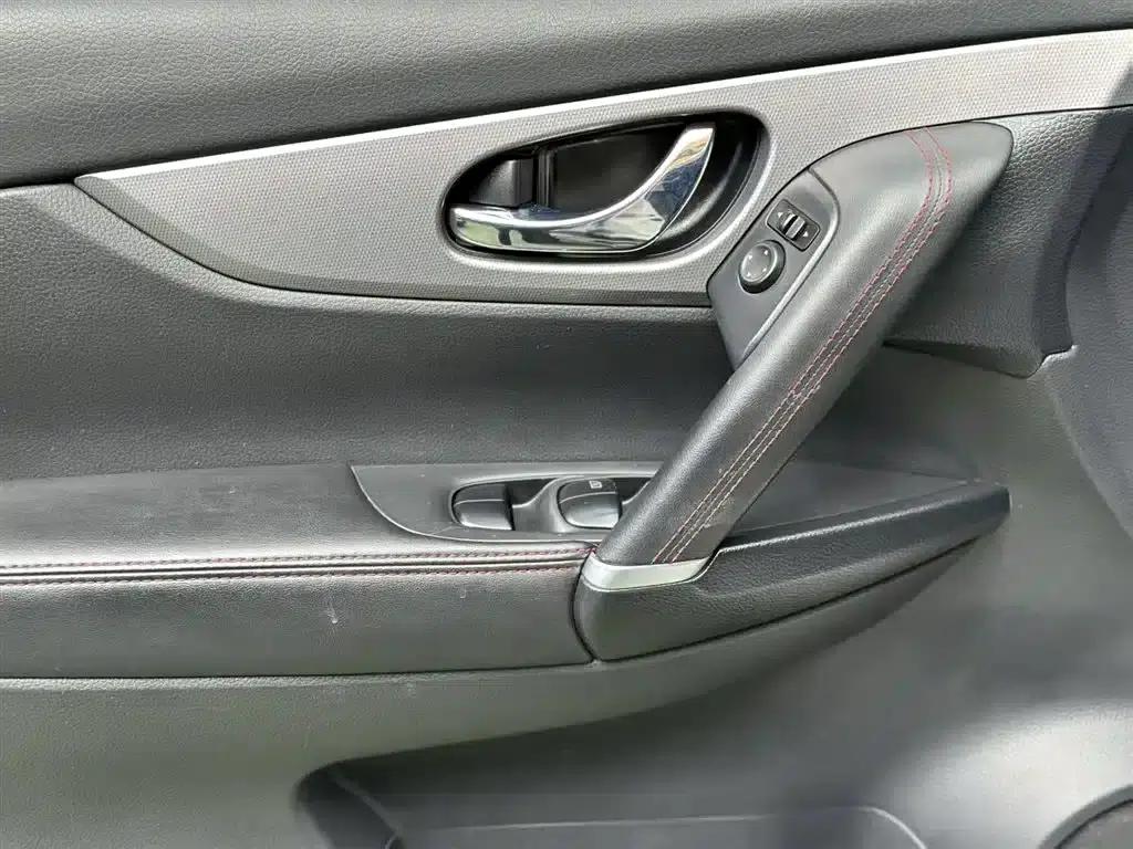Nissan Qashqai 2019 2.0L CVT Luxury Edition — миниатюра 16