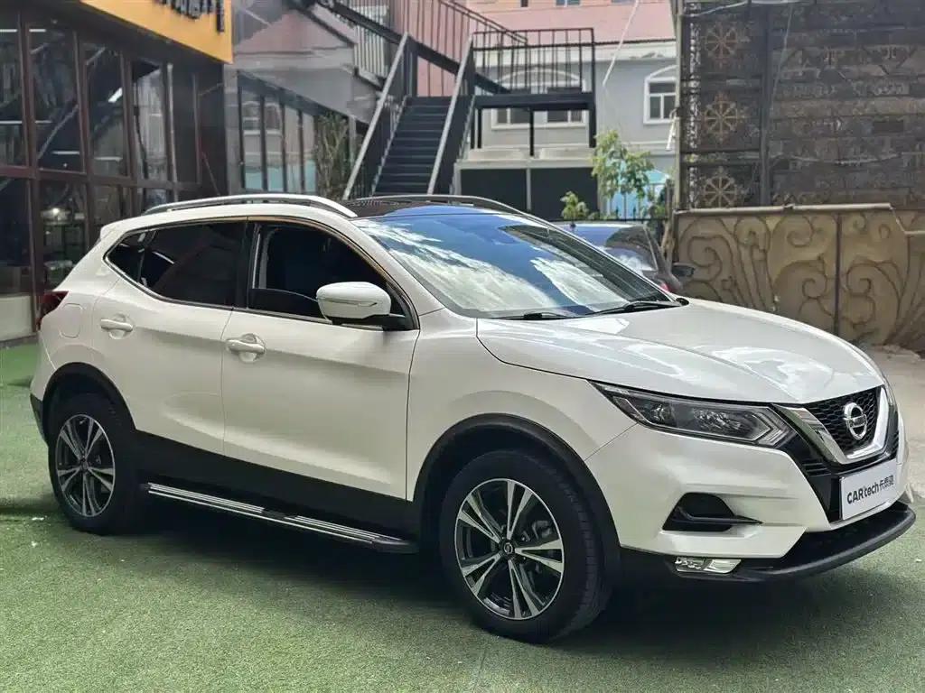 Nissan Qashqai 2019 2.0L CVT Luxury Edition — миниатюра 3