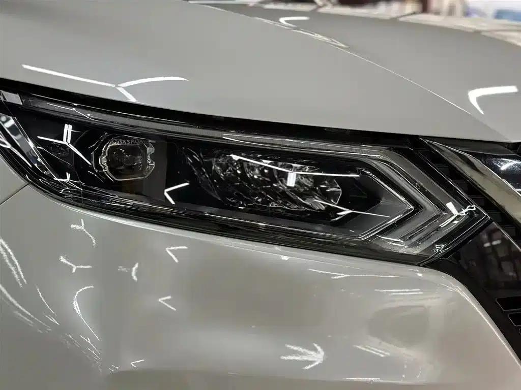 Nissan Qashqai 2019 2.0L CVT Luxury Edition — миниатюра 8