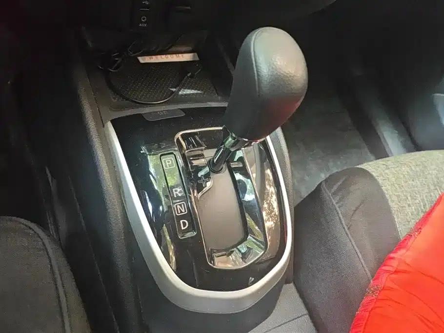 Nissan Qashqai 2016 2.0L CVT Elite Edition — миниатюра 16