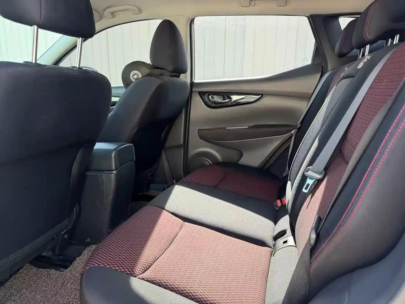 Nissan Qashqai 2016 2.0L CVT Elite Edition — миниатюра 9