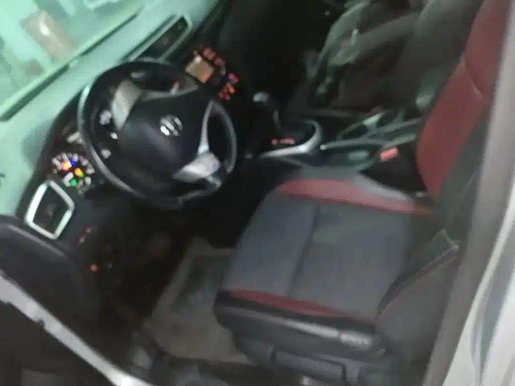 Nissan Qashqai 2016 2.0L CVT Luxury Edition — миниатюра 11