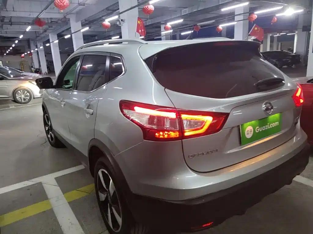 Nissan Qashqai 2016 2.0L CVT Luxury Edition — миниатюра 23
